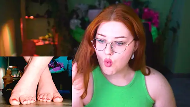 Snapshot of StaceyJensen chatting on 07-31-26, 12:15 StaceyJensen online show from 07-31-26, 12:15