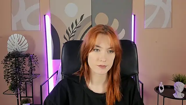 Snapshot of SierraHarper chatting on 11-29-25, 12:08 SierraHarper online show from 11-29-25, 12:08