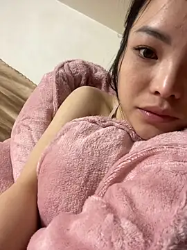 Snapshot of Hong8999 chatting on 11-29-25, 05:54 Hong8999 online show from 11-29-25, 05:54