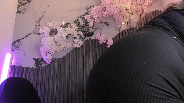 Snapshot of Kitty_Bms_ chatting on 02-11-26, 02:05 Kitty Bms online show from 02-11-26, 02:05