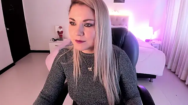 Snapshot of Violeta_Hotter chatting on 11-29-25, 11:13 Violeta Hotter online show from 11-29-25, 11:13