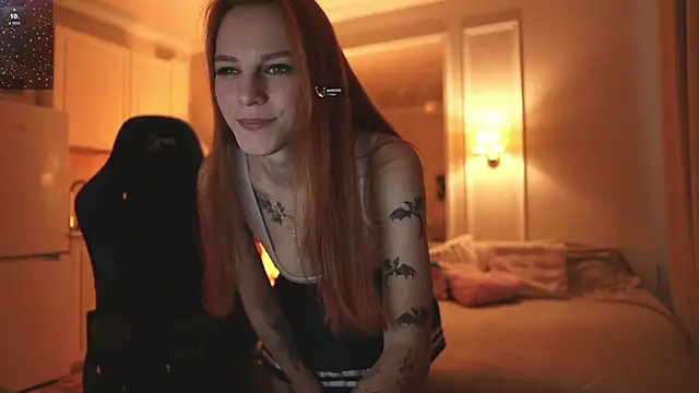 Snapshot of _alice_meyss_ chatting on 11-26-25, 09:43 alice meyss online show from 11-26-25, 09:43