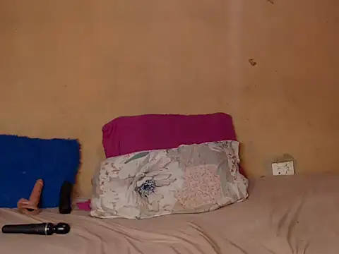 Snapshot of BlackPearlxxo chatting on 02-22-26, 11:58 BlackPearlxxo online show from 02-22-26, 11:58