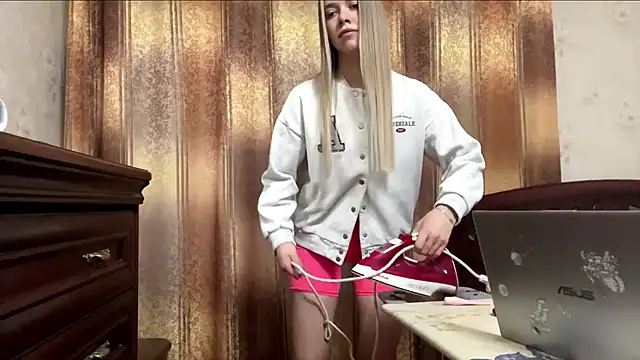 Snapshot of MichikoWienandt chatting on 12-04-25, 05:50 MichikoWienandt online show from 12-04-25, 05:50