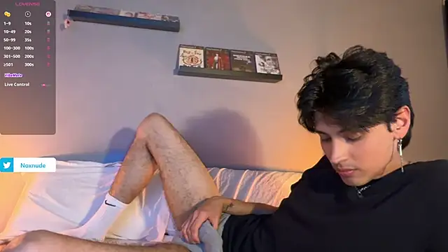 Snapshot of noxnude chatting on 05-19-26, 10:16 noxnude online show from 05-19-26, 10:16