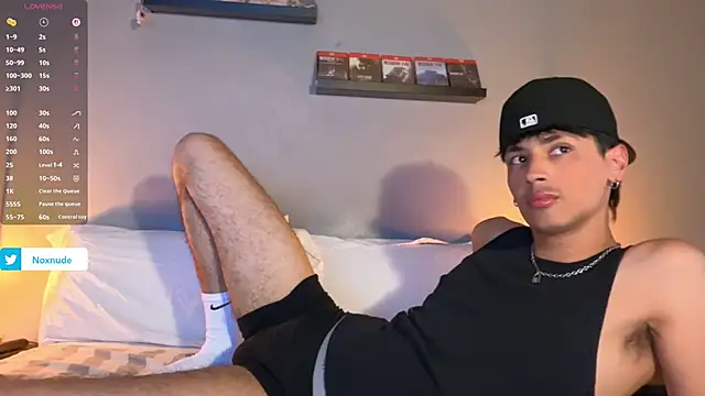 Snapshot of noxnude chatting on 06-11-26, 10:30 noxnude online show from 06-11-26, 10:30
