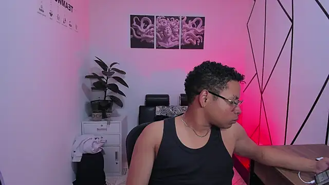 Snapshot of Thorian_stormborn chatting on 11-24-25, 09:25 Thorian stormborn online show from 11-24-25, 09:25