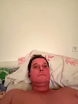 Snapshot of zsoltsebestyen1 chatting on 11-29-25, 11:52 zsoltsebestyen1 online show from 11-29-25, 11:52