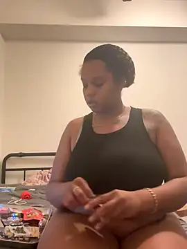 Goldenmami online show from 12-02-25, 05:24