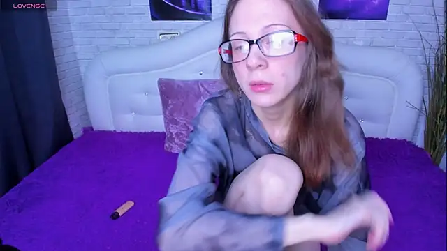 Snapshot of BrielleSummer4u chatting on 11-27-25, 02:24 BrielleSummer4u online show from 11-27-25, 02:24