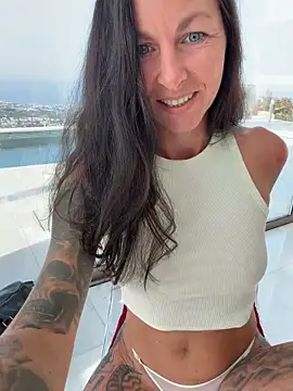 Snapshot of Mel-Mia chatting on 03-13-26, 06:09 Mel-Mia online show from 03-13-26, 06:09