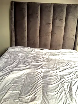 cuddlegiantbear online show from 11-25-25, 06:24