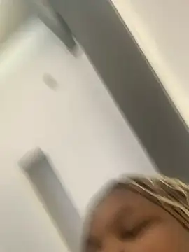 cuddlegiantbear online show from 12-03-25, 08:23