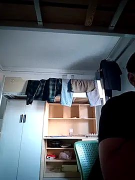 Snapshot of Koma001 chatting on 11-24-25, 08:25 Koma001 online show from 11-24-25, 08:25