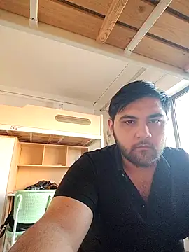 Snapshot of Koma001 chatting on 11-25-25, 08:03 Koma001 online show from 11-25-25, 08:03