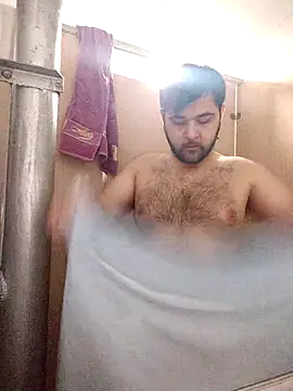 Snapshot of Koma001 chatting on 11-26-25, 04:35 Koma001 online show from 11-26-25, 04:35