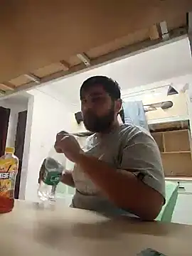 Snapshot of Koma001 chatting on 11-29-25, 09:34 Koma001 online show from 11-29-25, 09:34