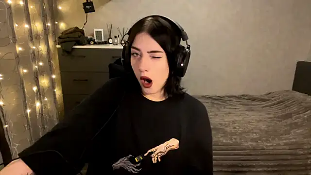 Meowluly online show from 01-12-26, 09:31