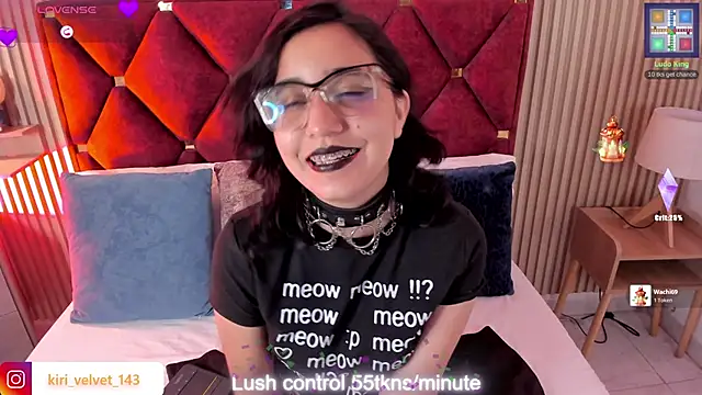 Snapshot of Kiri_Velvet chatting on 06-20-26, 03:31 Kiri Velvet online show from 06-20-26, 03:31