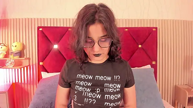 Snapshot of Kiri_Velvet chatting on 07-01-26, 02:24 Kiri Velvet online show from 07-01-26, 02:24