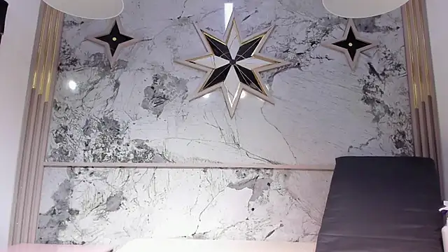 ZoeCollin online show from 04-23-26, 07:16