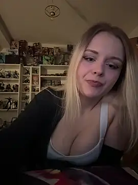 Snapshot of OfflineLizzy chatting on 03-09-26, 07:18 OfflineLizzy online show from 03-09-26, 07:18