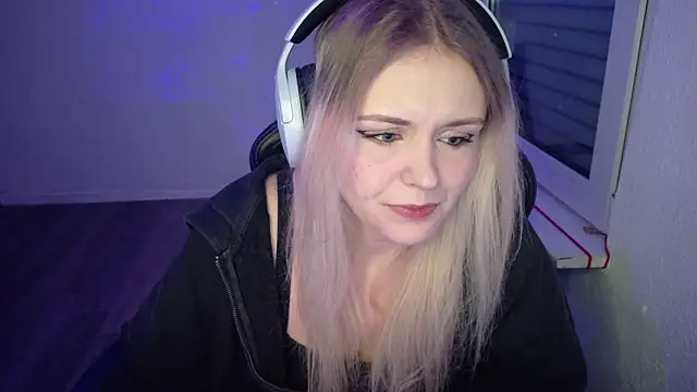 Snapshot of OfflineLizzy chatting on 03-16-26, 08:46 OfflineLizzy online show from 03-16-26, 08:46