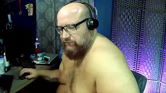 BigBearforCuddles online show from 04-28-26, 01:48