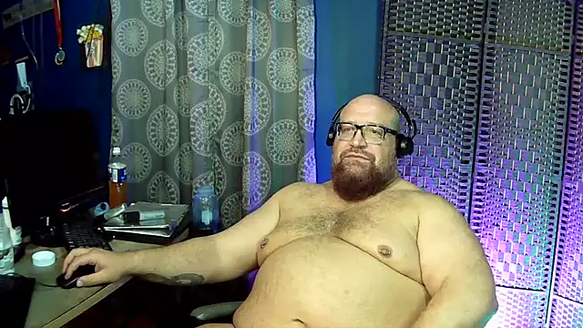 BigBearforCuddles online show from 04-28-26, 02:27