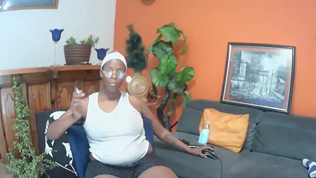 Snapshot of SexyCurves9 chatting on 12-17-25, 08:26 SexyCurves9 online show from 12-17-25, 08:26