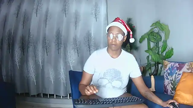 Snapshot of SexyCurves9 chatting on 12-20-25, 08:16 SexyCurves9 online show from 12-20-25, 08:16