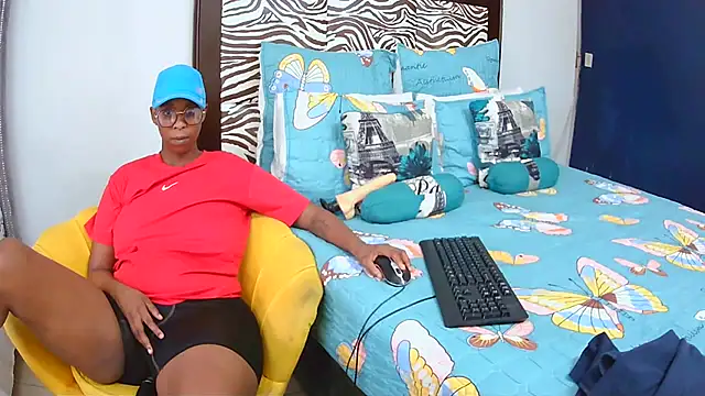 Snapshot of SexyCurves9 chatting on 02-14-26, 01:52 SexyCurves9 online show from 02-14-26, 01:52