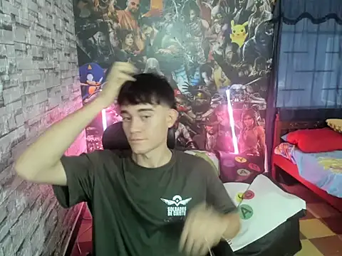 Snapshot of jay_orange chatting on 12-20-25, 09:44 jay orange online show from 12-20-25, 09:44