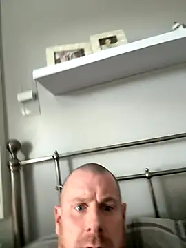 Snapshot of redlad1981 chatting on 11-24-25, 11:10 redlad1981 online show from 11-24-25, 11:10