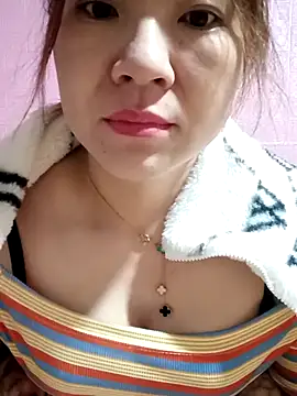 Lily-ross22 online show from 11-28-25, 11:51