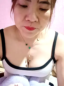 Lily-ross22 online show from 11-30-25, 09:57