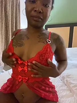 Snapshot of tonyatranise chatting on 04-08-26, 06:24 tonyatranise online show from 04-08-26, 06:24