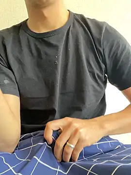 Snapshot of Kralenes2133 chatting on 11-28-25, 08:17 Kralenes2133 online show from 11-28-25, 08:17