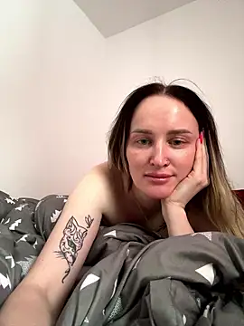 Snapshot of TomilaSi chatting on 01-10-26, 10:17 TomilaSi online show from 01-10-26, 10:17