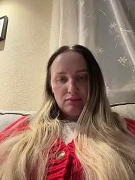 Snapshot of TomilaSi chatting on 01-13-26, 05:40 TomilaSi online show from 01-13-26, 05:40