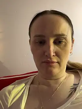 Snapshot of TomilaSi chatting on 01-15-26, 08:12 TomilaSi online show from 01-15-26, 08:12