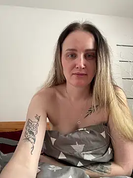 Snapshot of TomilaSi chatting on 01-16-26, 12:20 TomilaSi online show from 01-16-26, 12:20