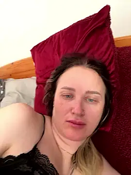 Snapshot of TomilaSi chatting on 01-18-26, 12:31 TomilaSi online show from 01-18-26, 12:31