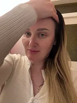 Snapshot of TomilaSi chatting on 02-01-26, 11:47 TomilaSi online show from 02-01-26, 11:47