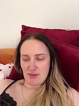 Snapshot of TomilaSi chatting on 02-09-26, 10:52 TomilaSi online show from 02-09-26, 10:52