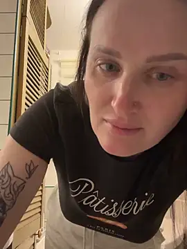 Snapshot of TomilaSi chatting on 02-25-26, 10:41 TomilaSi online show from 02-25-26, 10:41