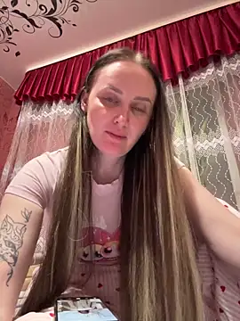 Snapshot of TomilaSi chatting on 03-12-26, 08:59 TomilaSi online show from 03-12-26, 08:59