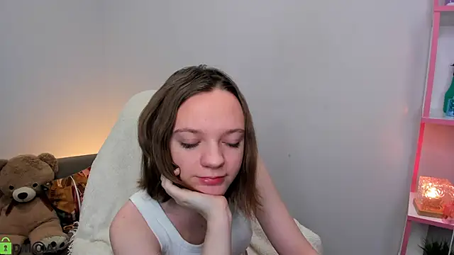 Snapshot of Olivia_Riesz chatting on 12-17-25, 01:11 Olivia Riesz online show from 12-17-25, 01:11