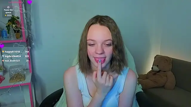 Snapshot of Olivia_Riesz chatting on 02-03-26, 06:22 Olivia Riesz online show from 02-03-26, 06:22