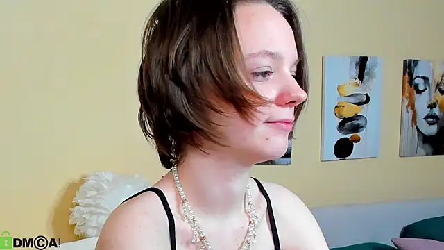 Snapshot of Olivia_Riesz chatting on 05-10-26, 12:49 Olivia Riesz online show from 05-10-26, 12:49